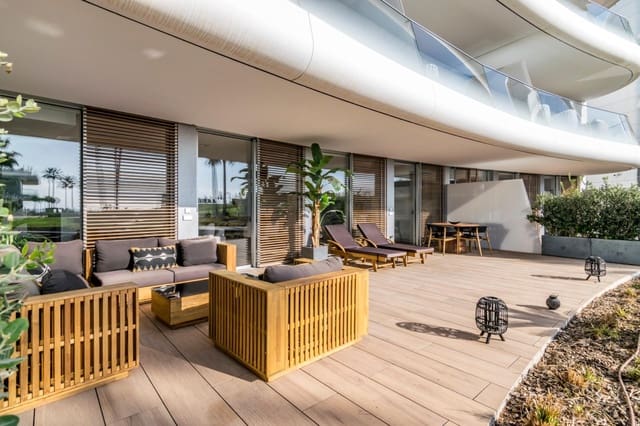 4 slaapkamer Strandappartement te huur in Estepona met zwembad garage - € 6.000 (Ref: 10078509)