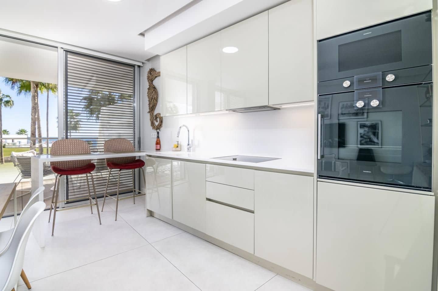 2 makuuhuone Asunto myytävänä paikassa Estepona mukana uima-altaan 
autotalli - 950 000 € (Ref: 10130055)