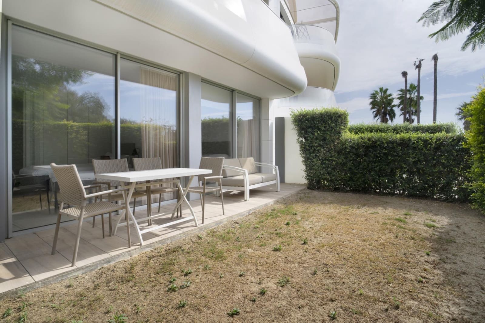 Apartamento Playa de 3 habitaciones en Estepona en venta con piscina garaje - 895.000 € (Ref: 10159846)