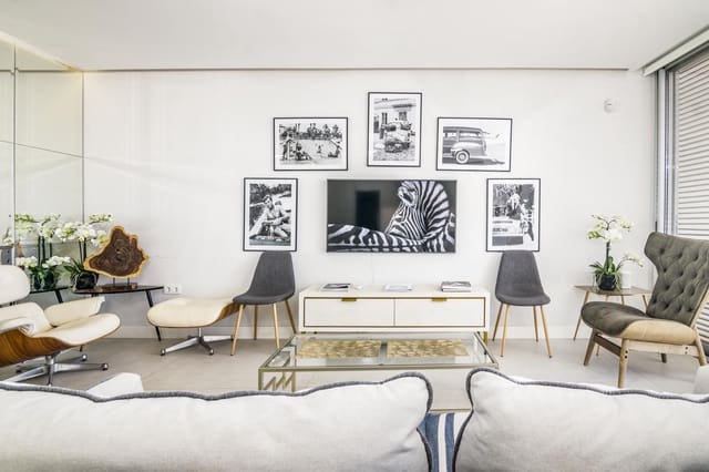 2 soverom Leilighet til salgs i Estepona med svømmebasseng garasje - € 819 000 (Ref: 8101493)