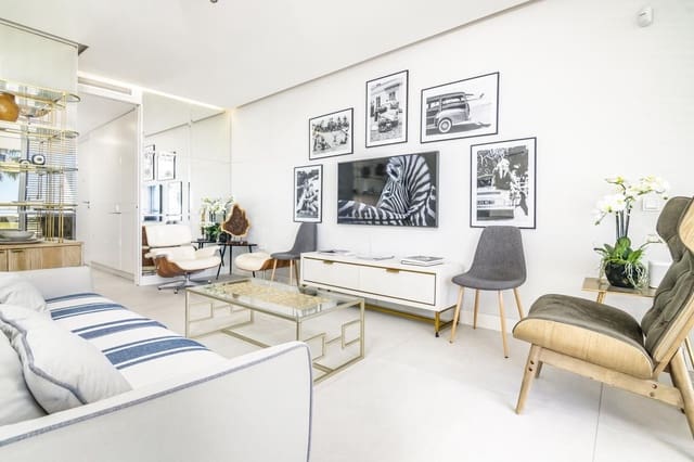 2 soverom Leilighet til salgs i Estepona med svømmebasseng garasje - € 819 000 (Ref: 8101493)