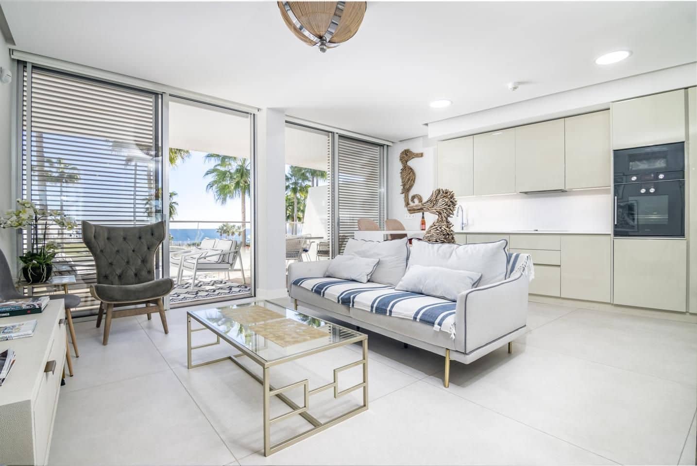 2 bedroom Flat for sale in Estepona with pool garage - € 819,000 (Ref: 8101493)