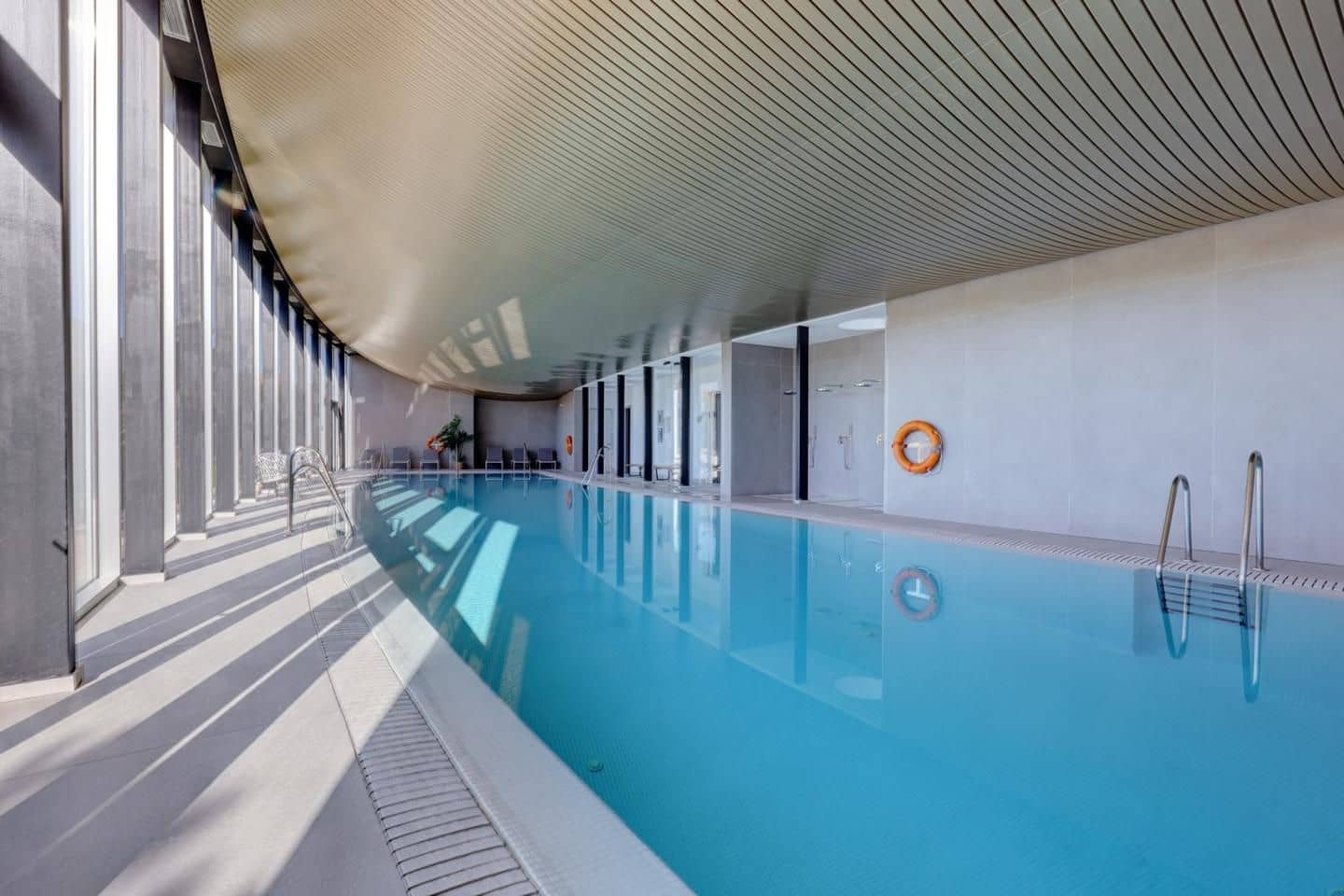 2 bedroom Flat for sale in Estepona with pool garage - € 819,000 (Ref: 8101493)