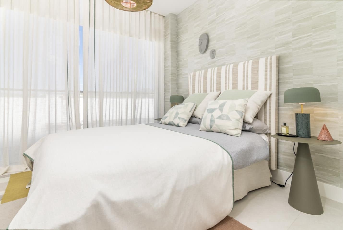 3 soverom Leilighet til salgs i Estepona med svømmebasseng garasje - € 1 145 000 (Ref: 8101494)