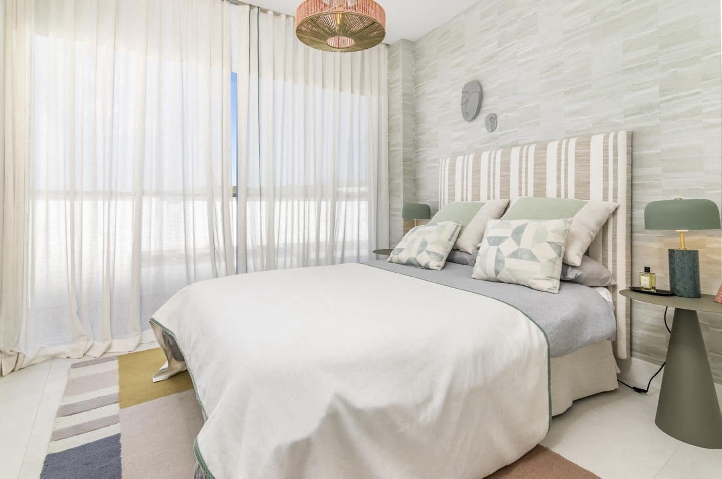 3 soverom Leilighet til salgs i Estepona med svømmebasseng garasje - € 1 145 000 (Ref: 8101494)