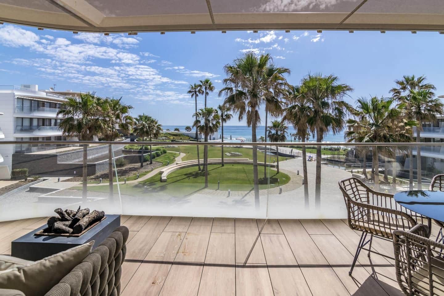 3 soverom Leilighet til salgs i Estepona med svømmebasseng garasje - € 1 145 000 (Ref: 8101494)