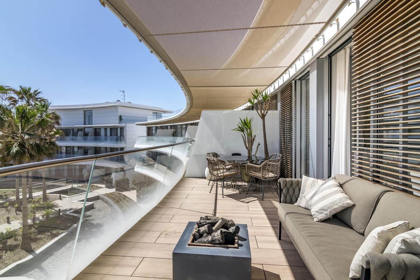 3 soverom Leilighet til salgs i Estepona med svømmebasseng garasje - € 1 145 000 (Ref: 8101494)