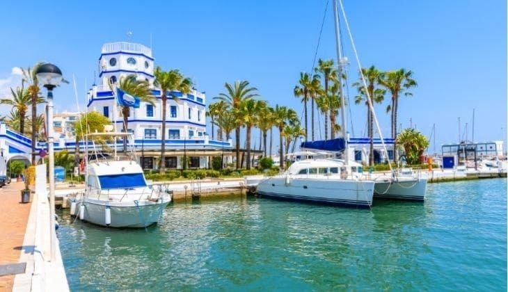 2 bedroom Flat for sale in Estepona with pool garage - € 480,000 (Ref: 8109898)