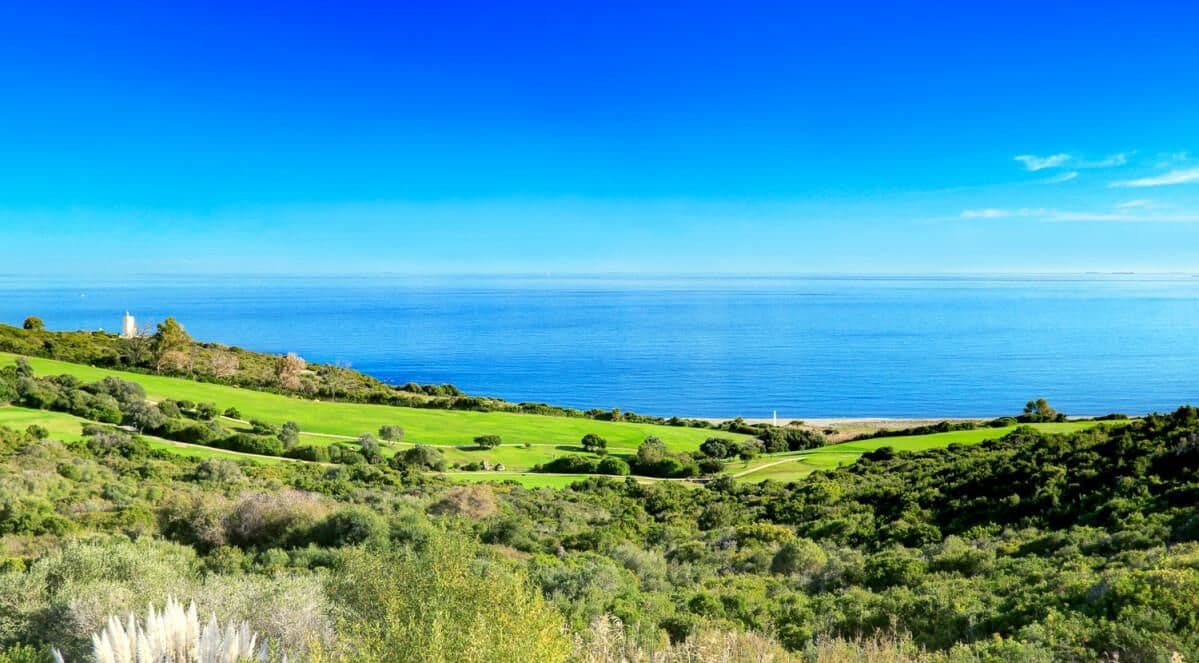 2 soverom Leilighet til salgs i La Alcaidesa med svømmebasseng garasje - € 595 000 (Ref: 8339912)