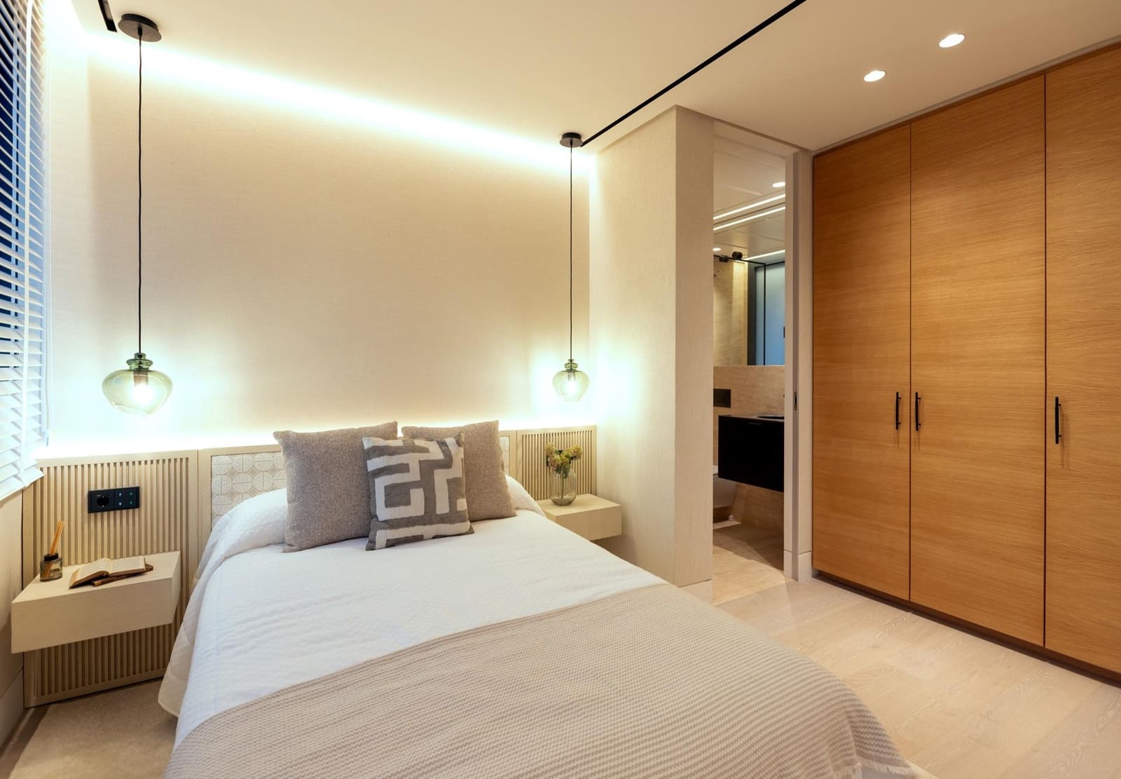 3 bedroom Flat for sale in Estepona with pool garage - € 2,410,000 (Ref: 8612608)