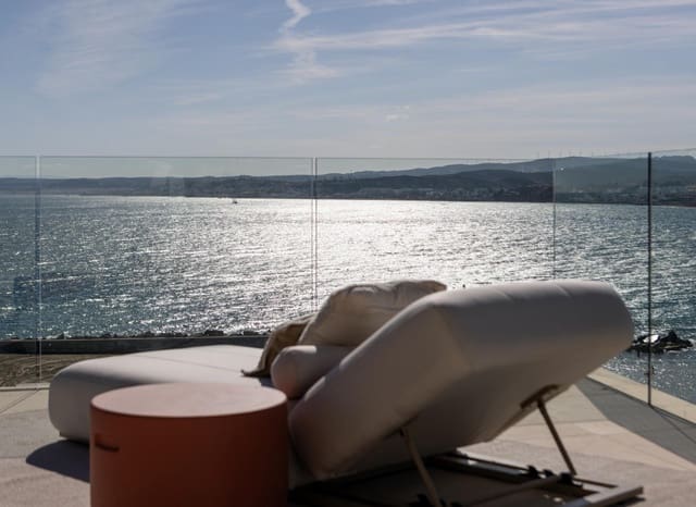 3 sypialnia Mieszkanie na sprzedaż w Estepona z basenem garażem - 2 410 000 € (Ref: 8612608)