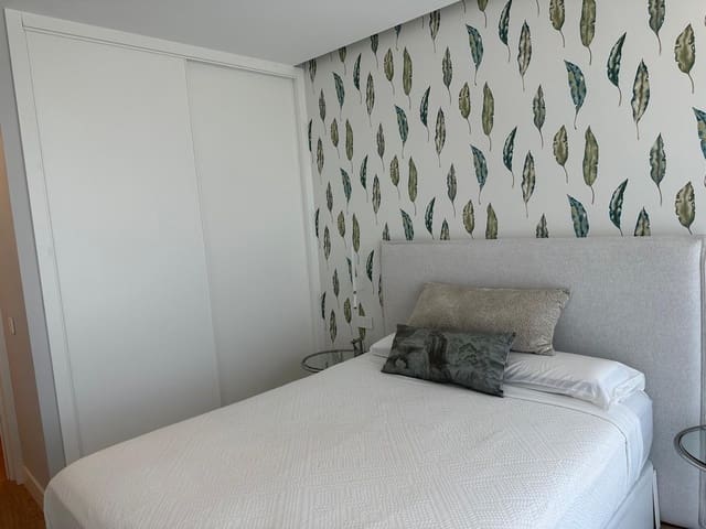 4 sypialnia Mieszkanie na sprzedaż w Estepona z basenem garażem - 1 490 000 € (Ref: 8670589)