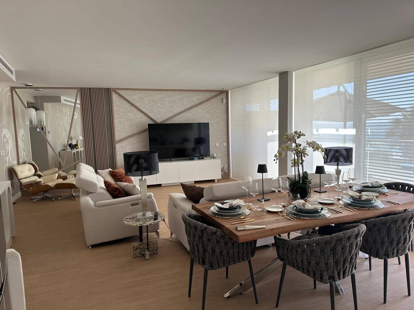 4 sypialnia Mieszkanie na sprzedaż w Estepona z basenem garażem - 1 490 000 € (Ref: 8670589)