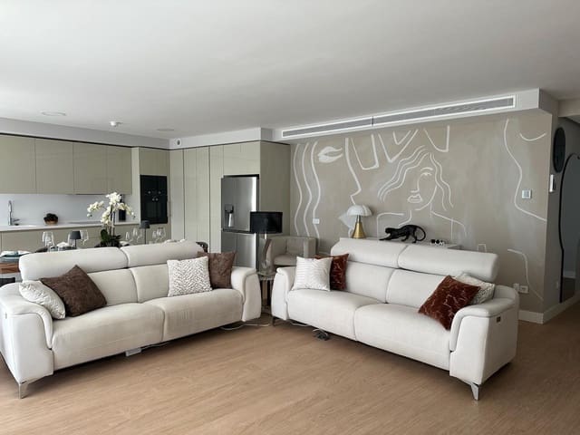 4 sypialnia Mieszkanie na sprzedaż w Estepona z basenem garażem - 1 490 000 € (Ref: 8670589)