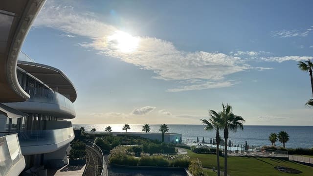 4 sypialnia Mieszkanie na sprzedaż w Estepona z basenem garażem - 1 490 000 € (Ref: 8670589)