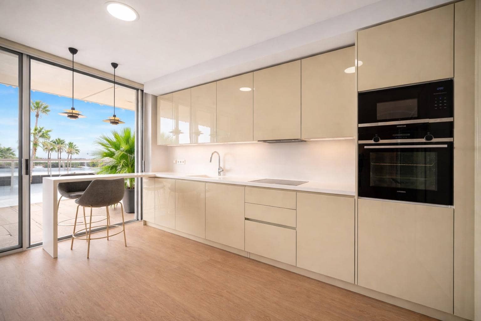 4 slaapkamer Flat te koop in Estepona met zwembad garage - € 1.350.000 (Ref: 8670589)