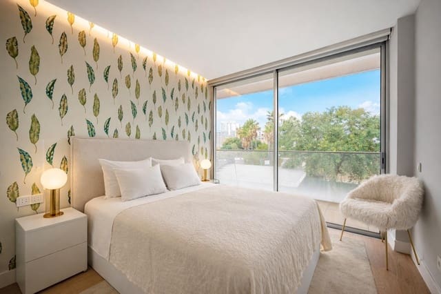 4 Zimmer Wohnung zu verkaufen in Estepona mit Pool Garage - 1.350.000 € (Ref: 8670589)