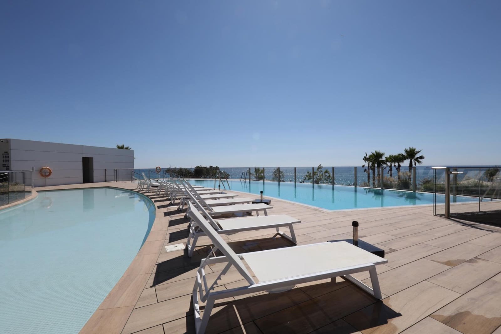 4 slaapkamer Flat te koop in Estepona met zwembad garage - € 1.350.000 (Ref: 8670589)