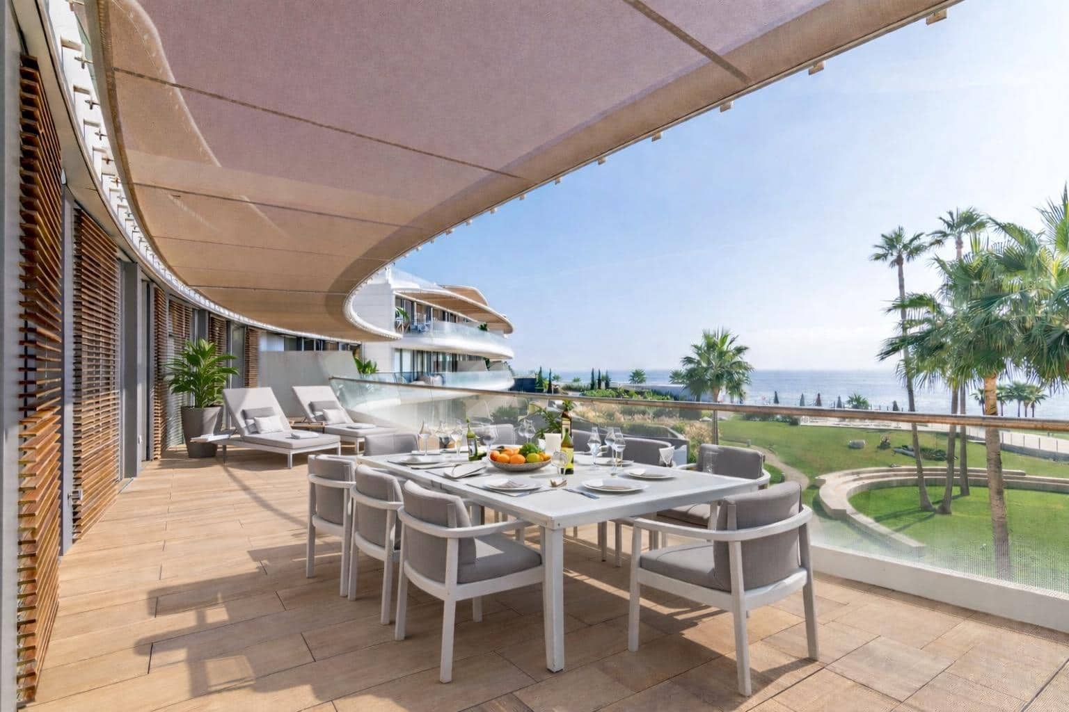 4 soverom Leilighet til salgs i Estepona med svømmebasseng garasje - € 1 350 000 (Ref: 8670589)