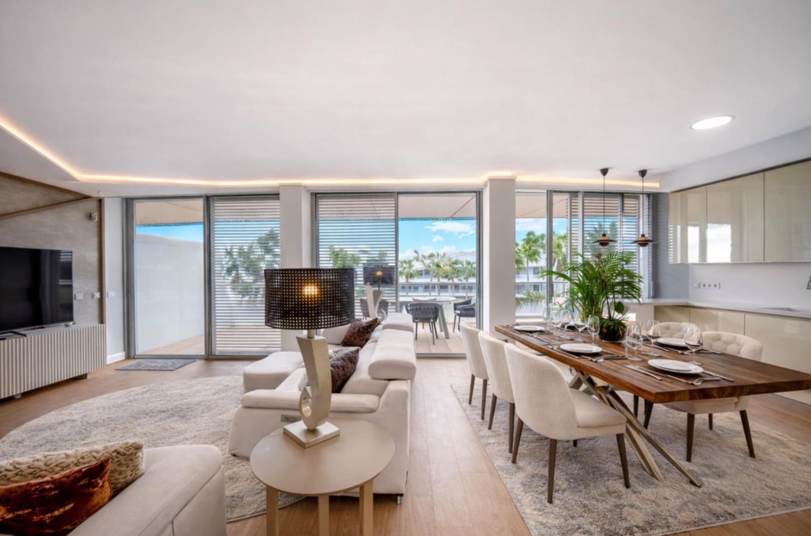 4 soverom Leilighet til salgs i Estepona med svømmebasseng garasje - € 1 350 000 (Ref: 8670589)