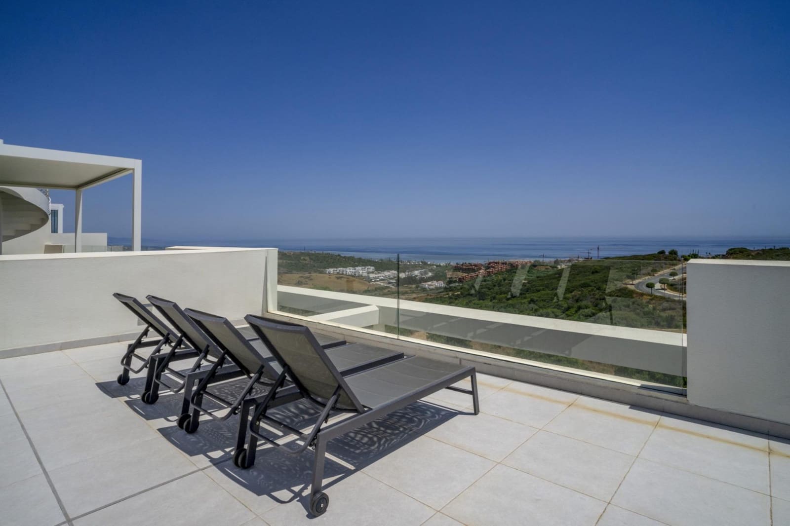 3 soveværelse Penthouse til salg i Casares med swimmingpool garage - € 1.150.000 (Ref: 8699738)