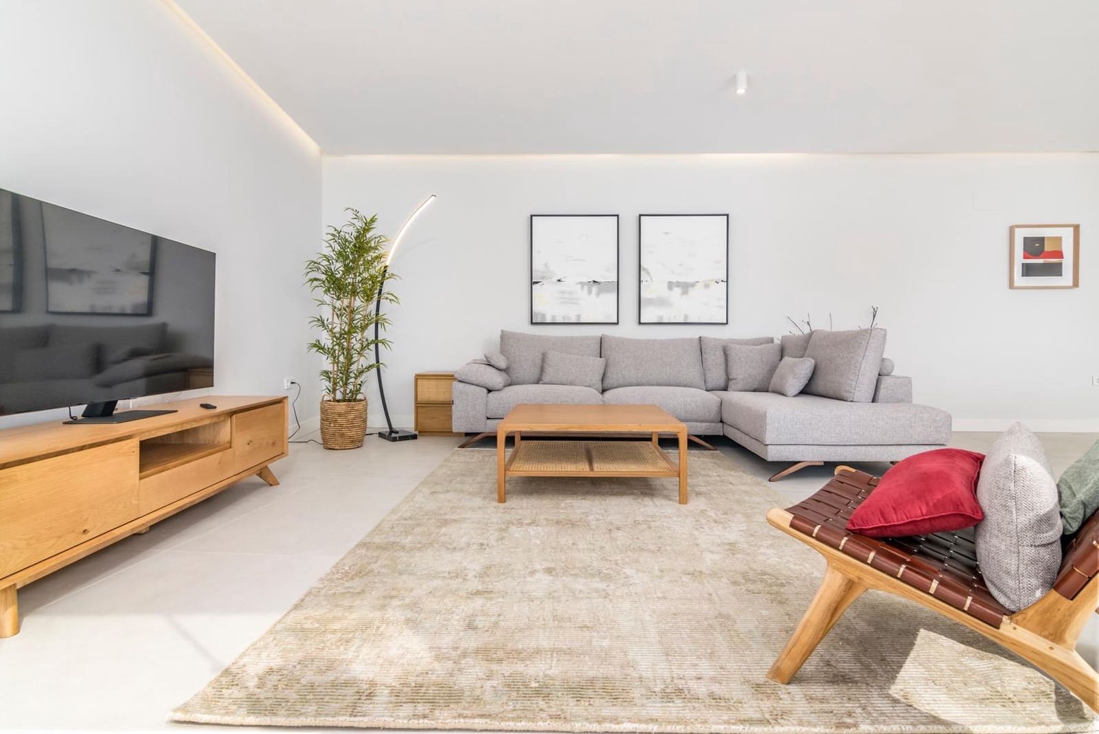 3 slaapkamer Appartement voor vakantieverhuur in Estepona met zwembad garage - € 3.000 (Ref: 8857218)