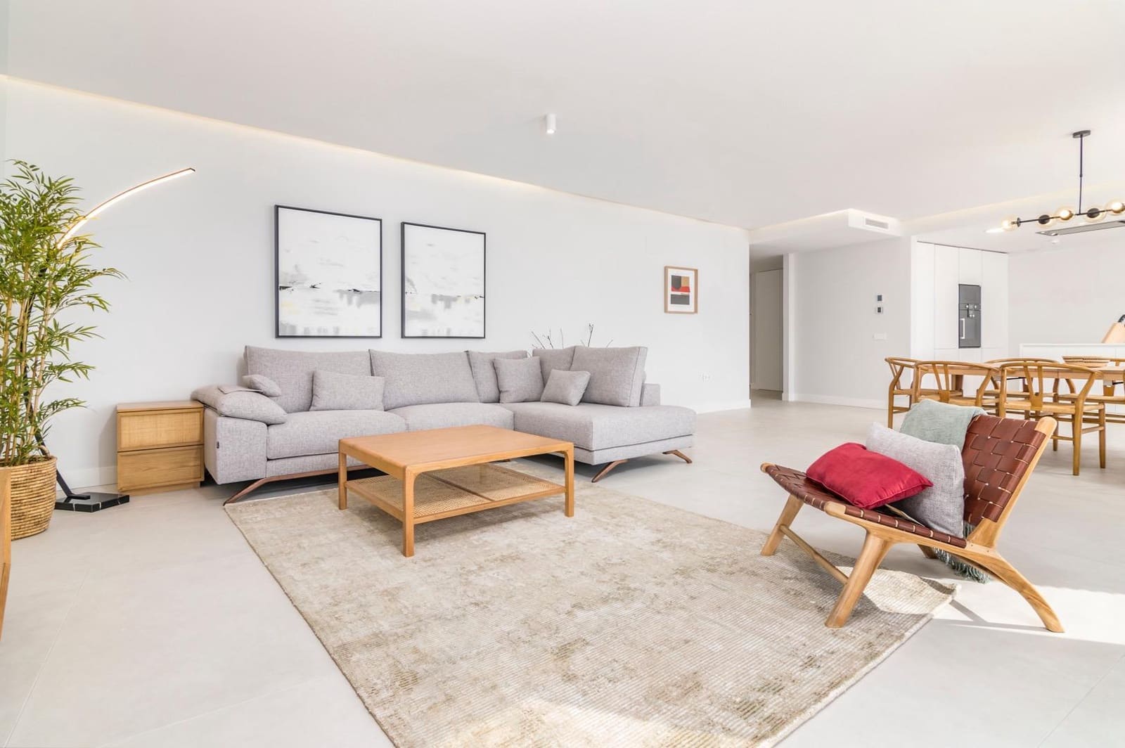 3 slaapkamer Appartement voor vakantieverhuur in Estepona met zwembad garage - € 3.000 (Ref: 8857218)