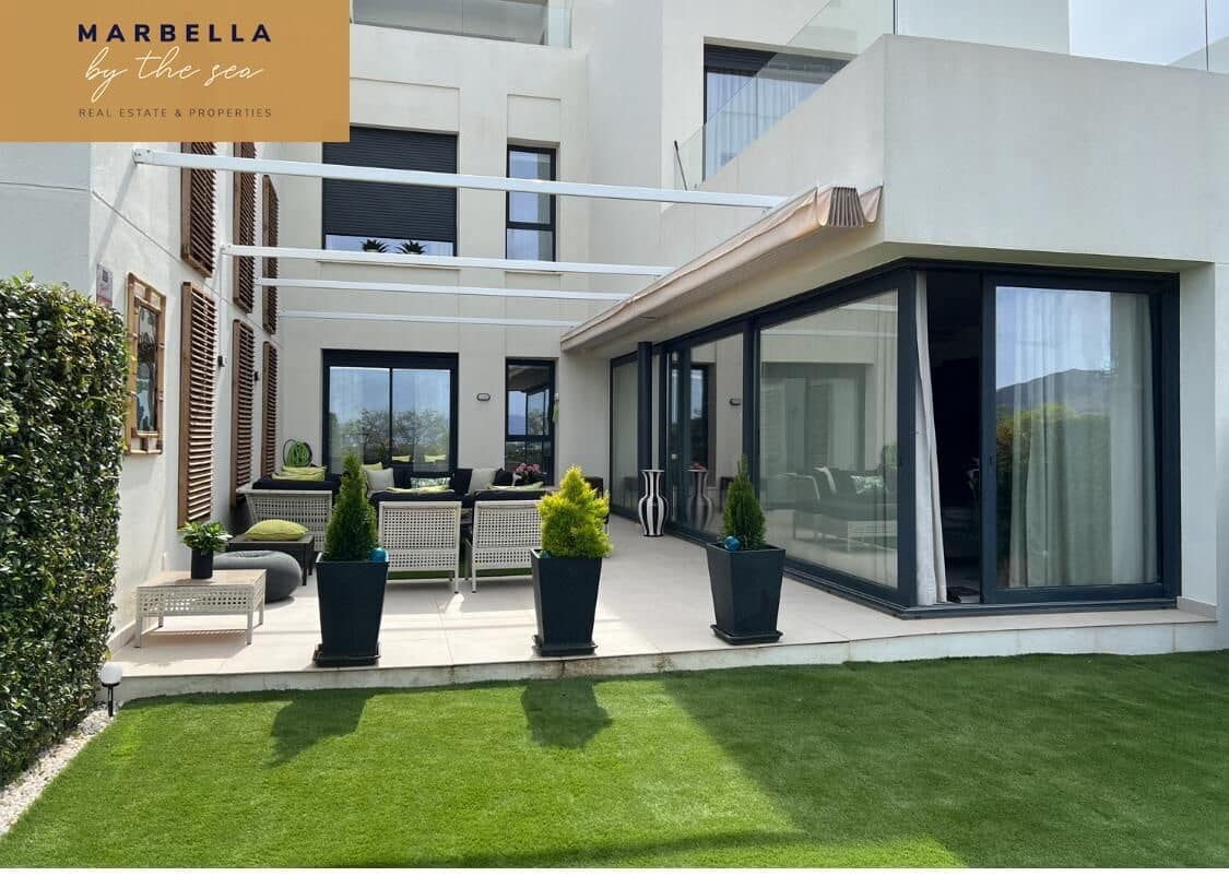 3 soverom Rekkehus til salgs i Casares med svømmebasseng garasje - € 1 200 000 (Ref: 8936974)