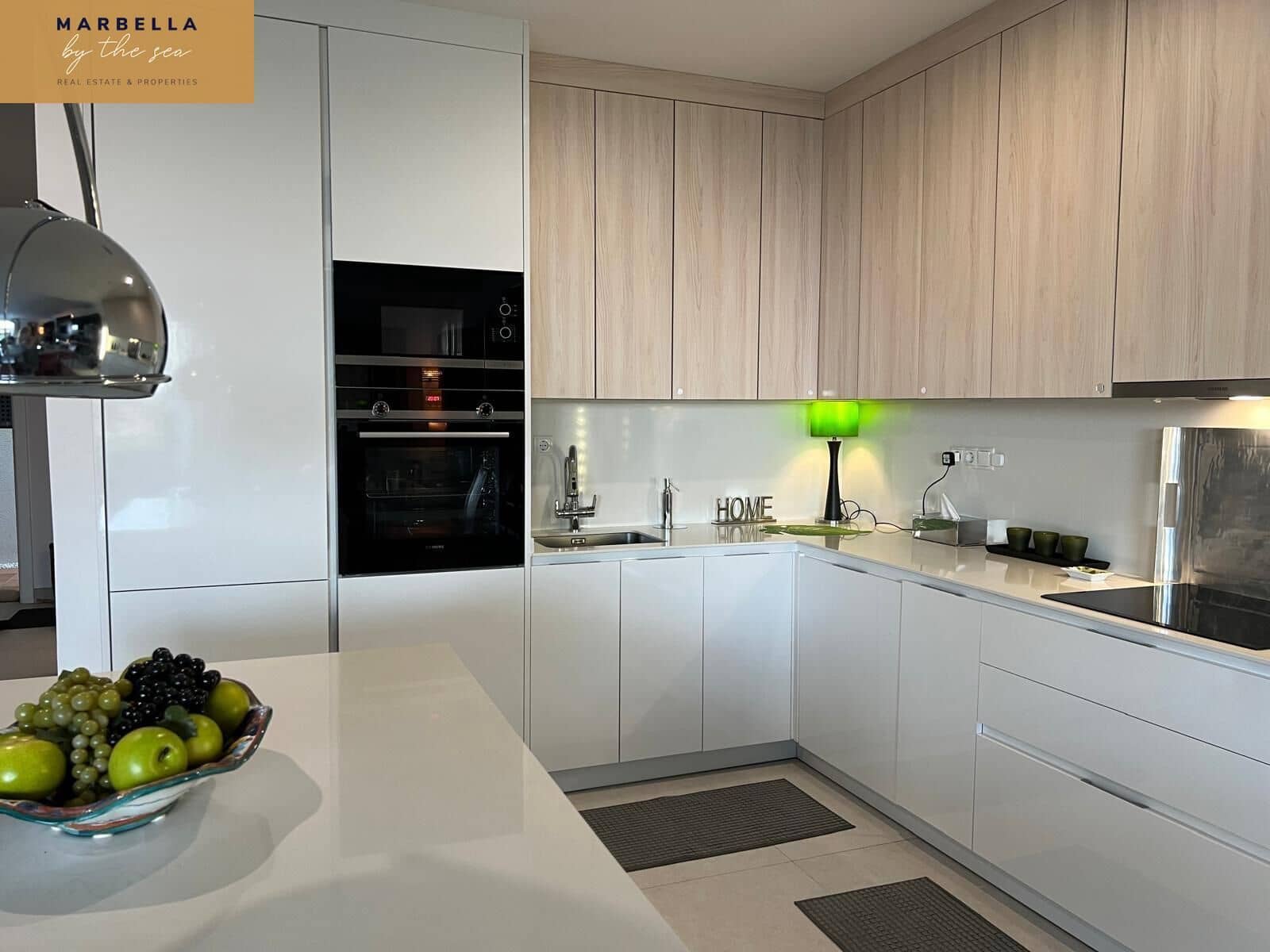 3 soverom Rekkehus til salgs i Casares med svømmebasseng garasje - € 1 200 000 (Ref: 8936974)