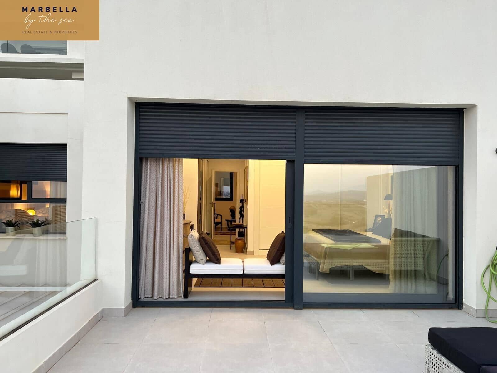 3 soverom Rekkehus til salgs i Casares med svømmebasseng garasje - € 1 200 000 (Ref: 8936974)