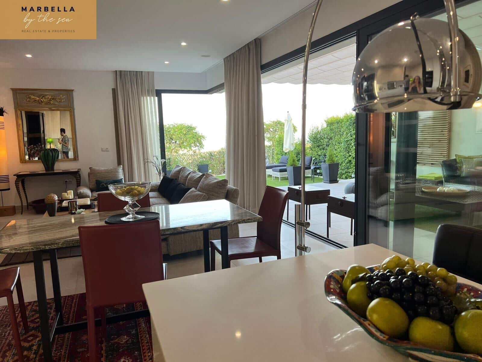 3 soverom Rekkehus til salgs i Casares med svømmebasseng garasje - € 1 200 000 (Ref: 8936974)