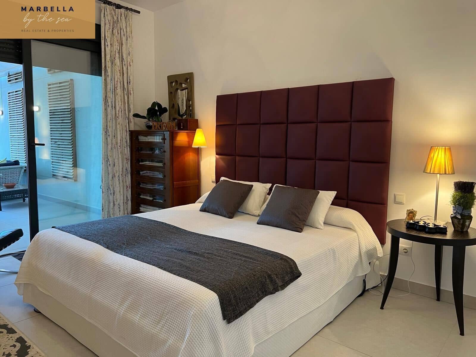 3 soverom Rekkehus til salgs i Casares med svømmebasseng garasje - € 1 200 000 (Ref: 8936974)