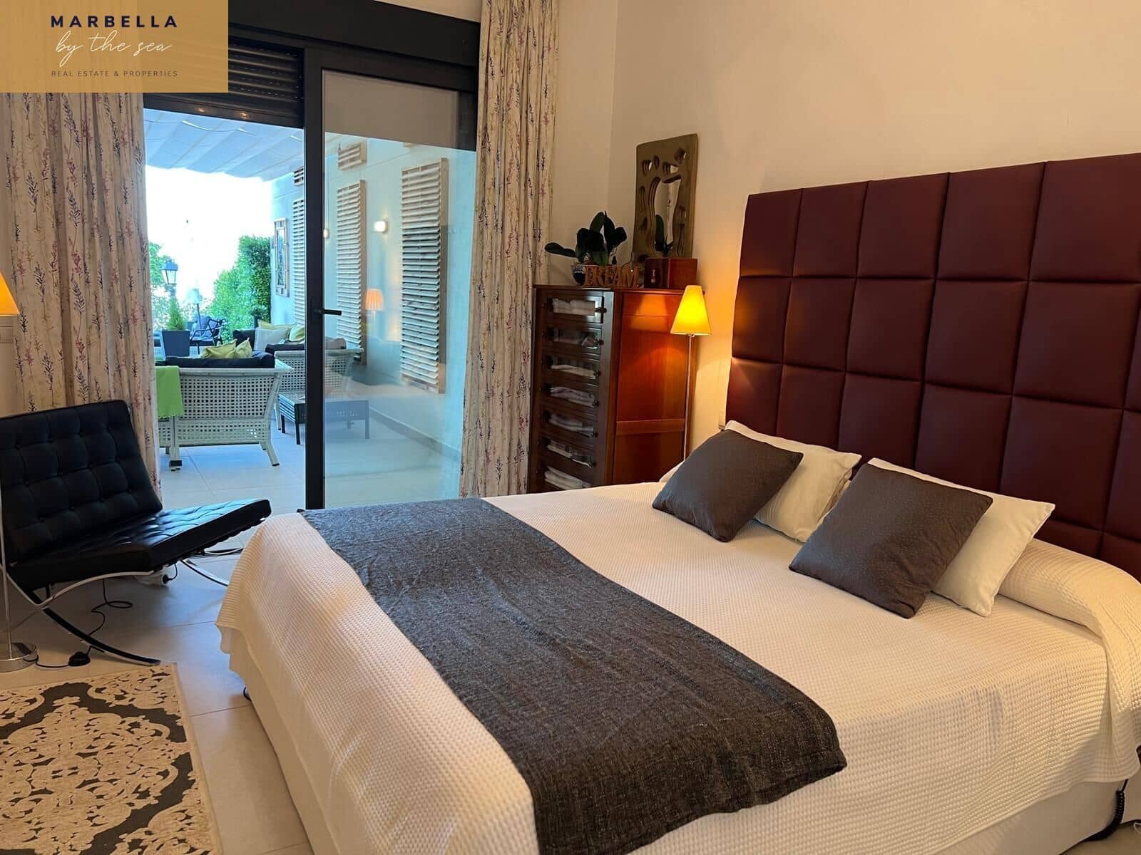 3 soverom Rekkehus til salgs i Casares med svømmebasseng garasje - € 1 200 000 (Ref: 8936974)