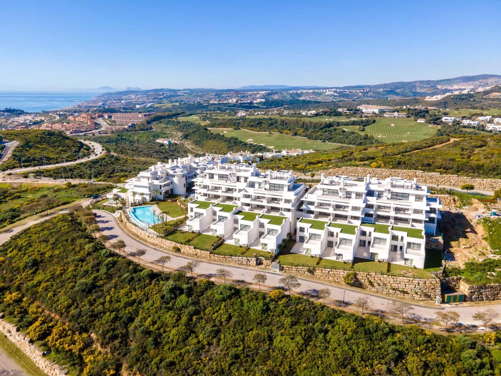 3 soverom Rekkehus til salgs i Casares med svømmebasseng garasje - € 1 200 000 (Ref: 8936974)