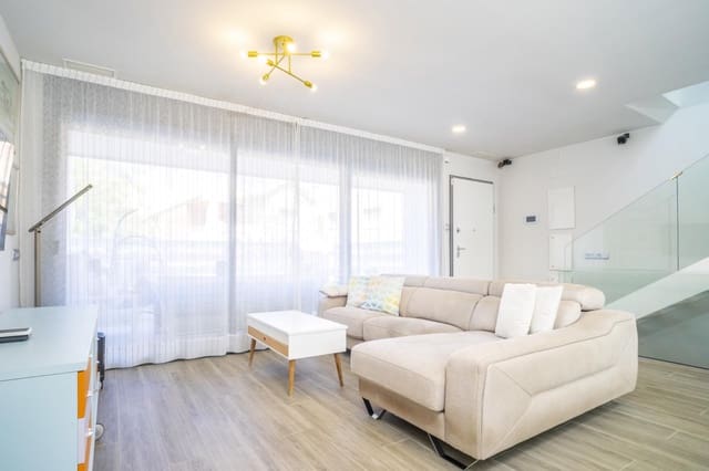 3 slaapkamer Rijtjeshuis te koop in Cancelada, Estepona met zwembad garage - € 585.000 (Ref: 8962391)