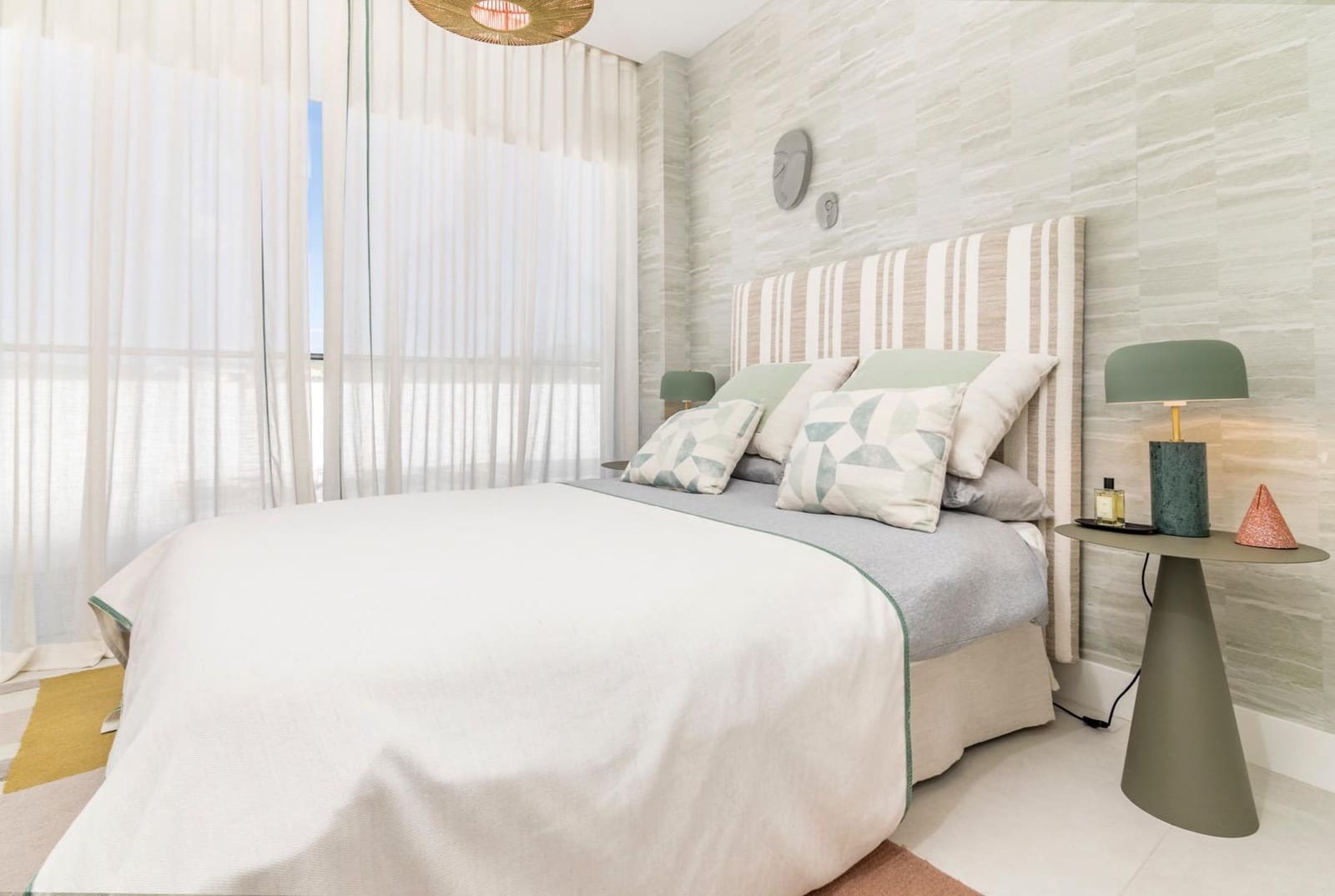 3 makuuhuone Huoneisto myytävänä paikassa Estepona mukana uima-altaan 
autotalli - 1 300 000 € (Ref: 9081686)