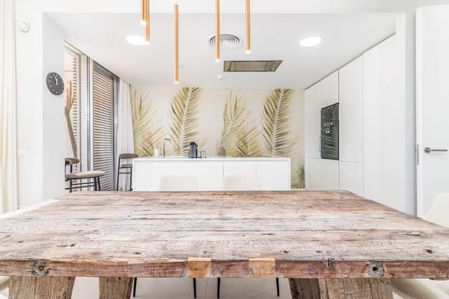 3 makuuhuone Huoneisto myytävänä paikassa Estepona mukana uima-altaan 
autotalli - 1 300 000 € (Ref: 9081686)