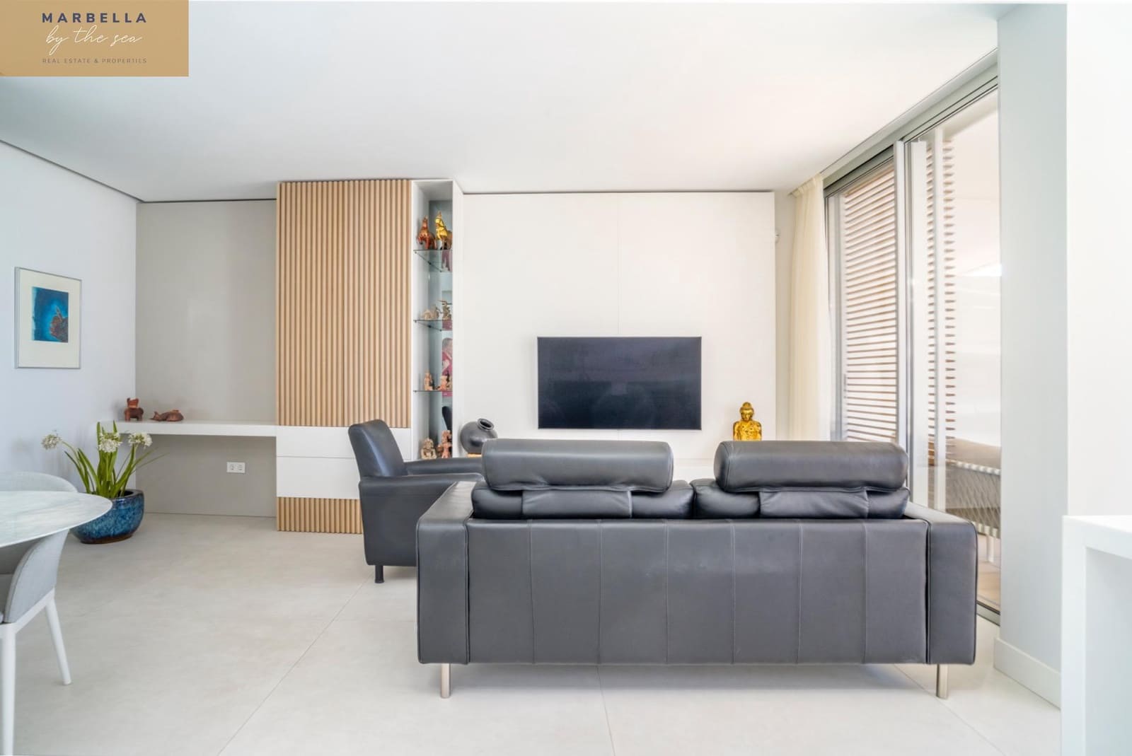 2 bedroom Apartment for sale in Estepona with garage - € 948,000 (Ref: 9095372)