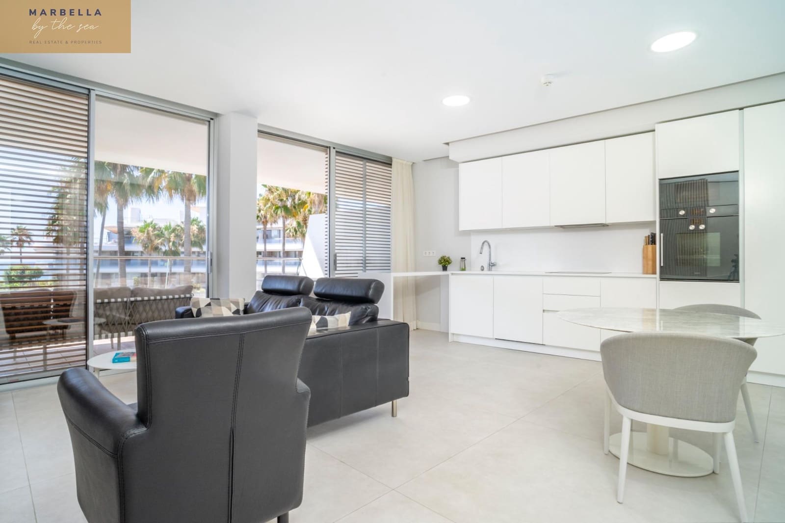 2 bedroom Apartment for sale in Estepona with garage - € 948,000 (Ref: 9095372)