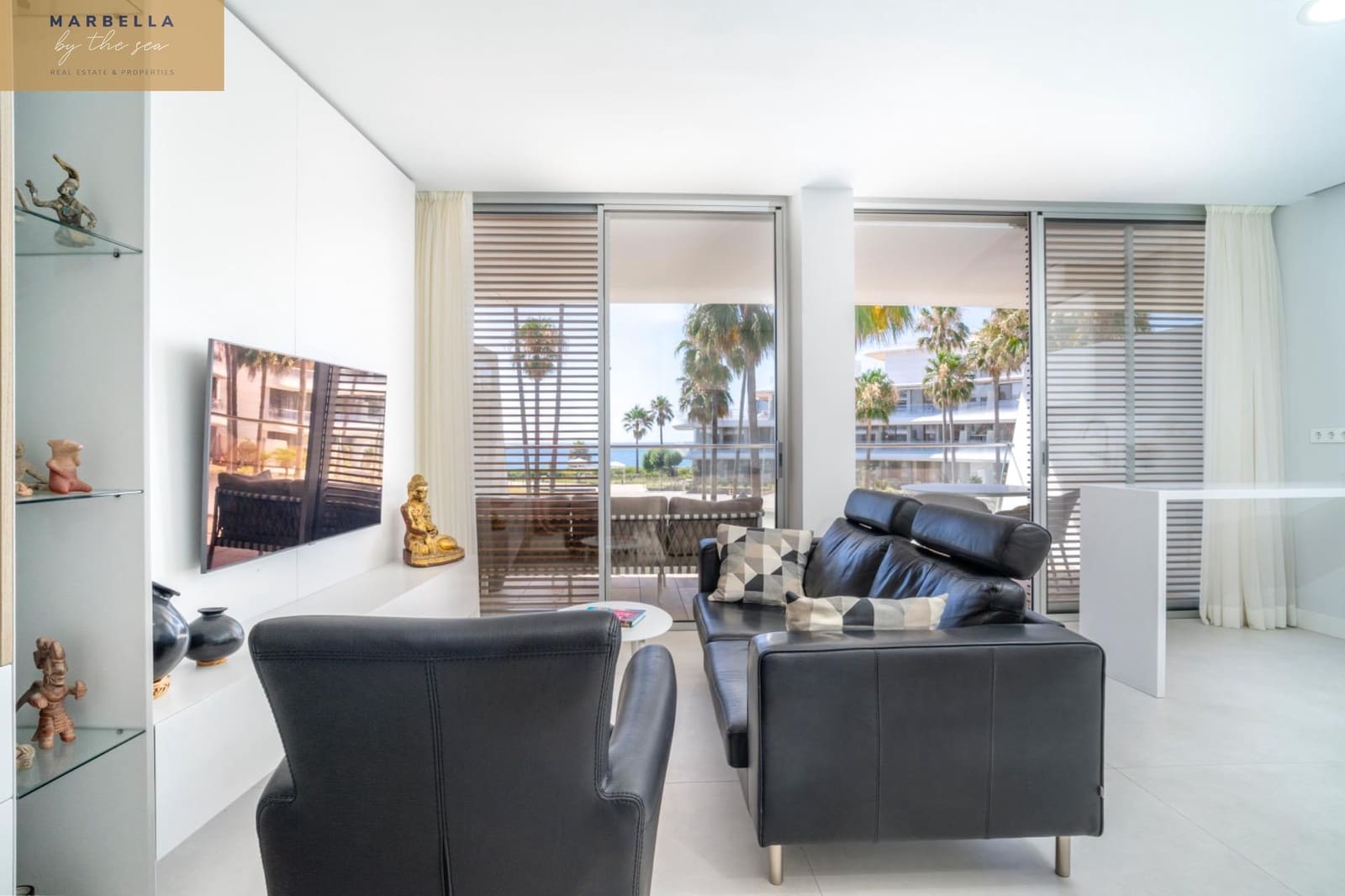 2 bedroom Apartment for sale in Estepona with garage - € 948,000 (Ref: 9095372)