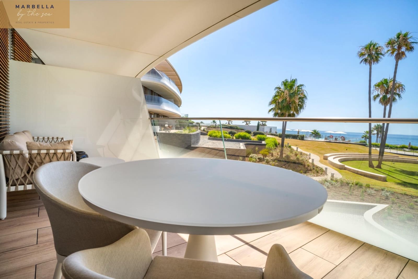 2 bedroom Apartment for sale in Estepona with garage - € 948,000 (Ref: 9095372)