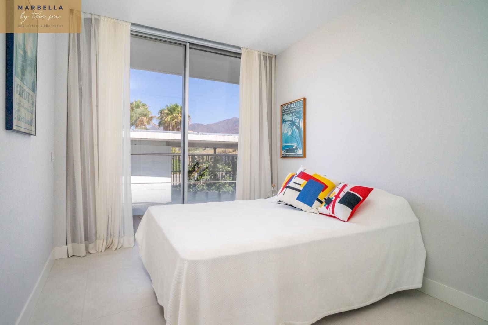 2 bedroom Apartment for sale in Estepona with garage - € 948,000 (Ref: 9095372)