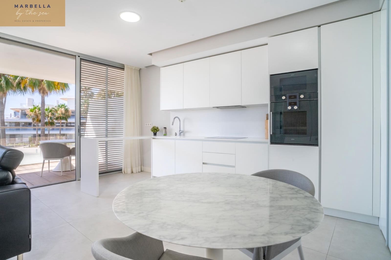 2 bedroom Apartment for sale in Estepona with garage - € 948,000 (Ref: 9095372)