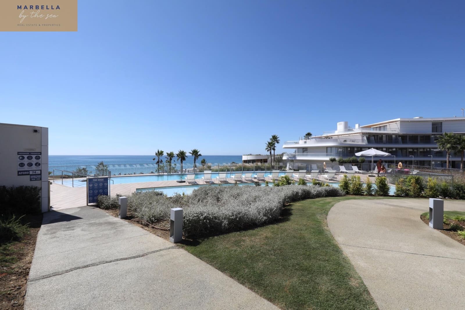 2 bedroom Apartment for sale in Estepona with garage - € 948,000 (Ref: 9095372)