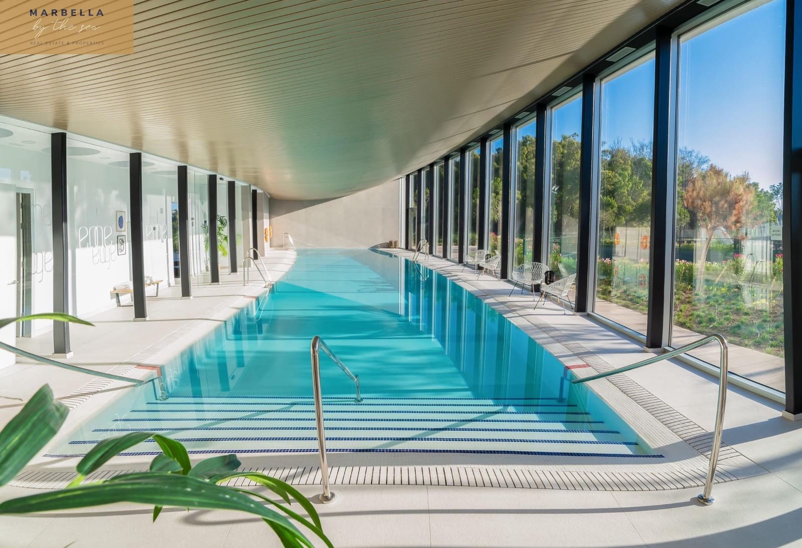 2 bedroom Apartment for sale in Estepona with garage - € 948,000 (Ref: 9095372)