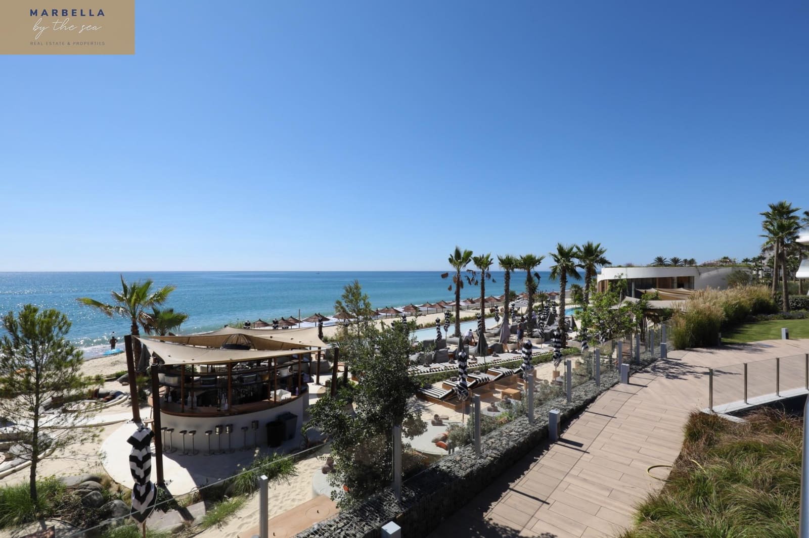 2 bedroom Apartment for sale in Estepona with garage - € 948,000 (Ref: 9095372)