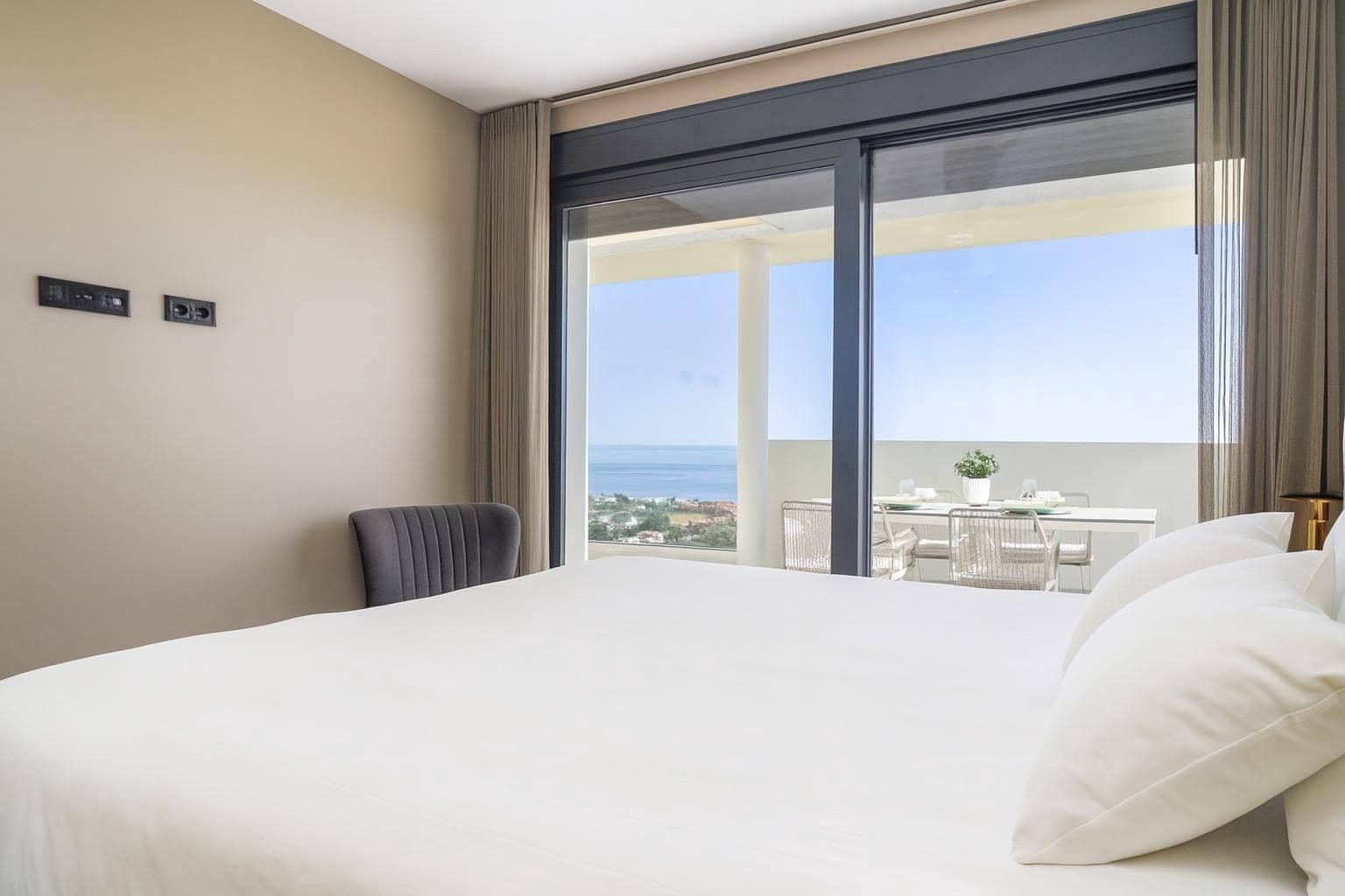 2 bedroom Apartment for sale in Casares with pool garage - € 720,000 (Ref: 9129863)