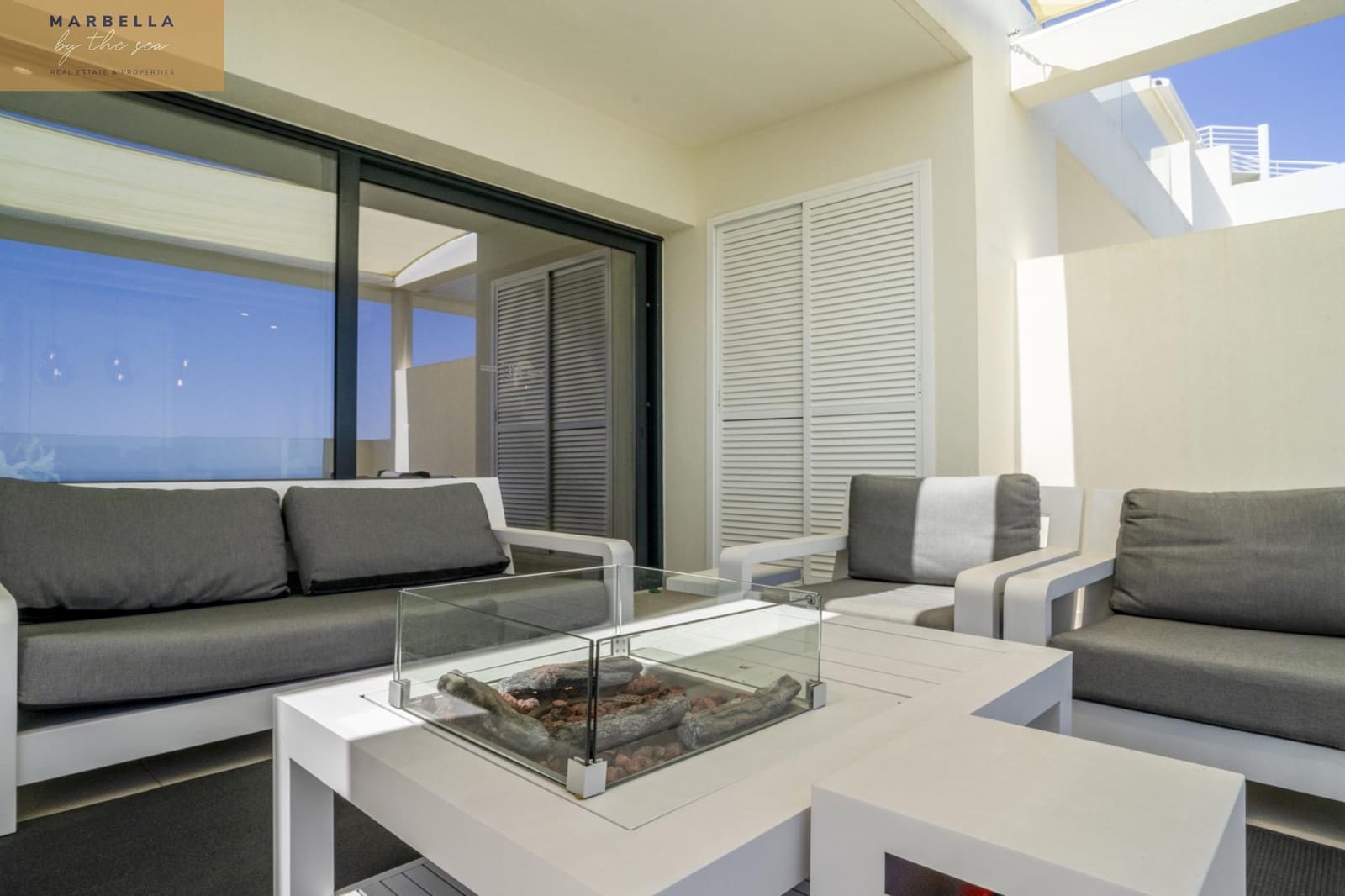 2 bedroom Apartment for sale in Casares with pool garage - € 720,000 (Ref: 9129863)