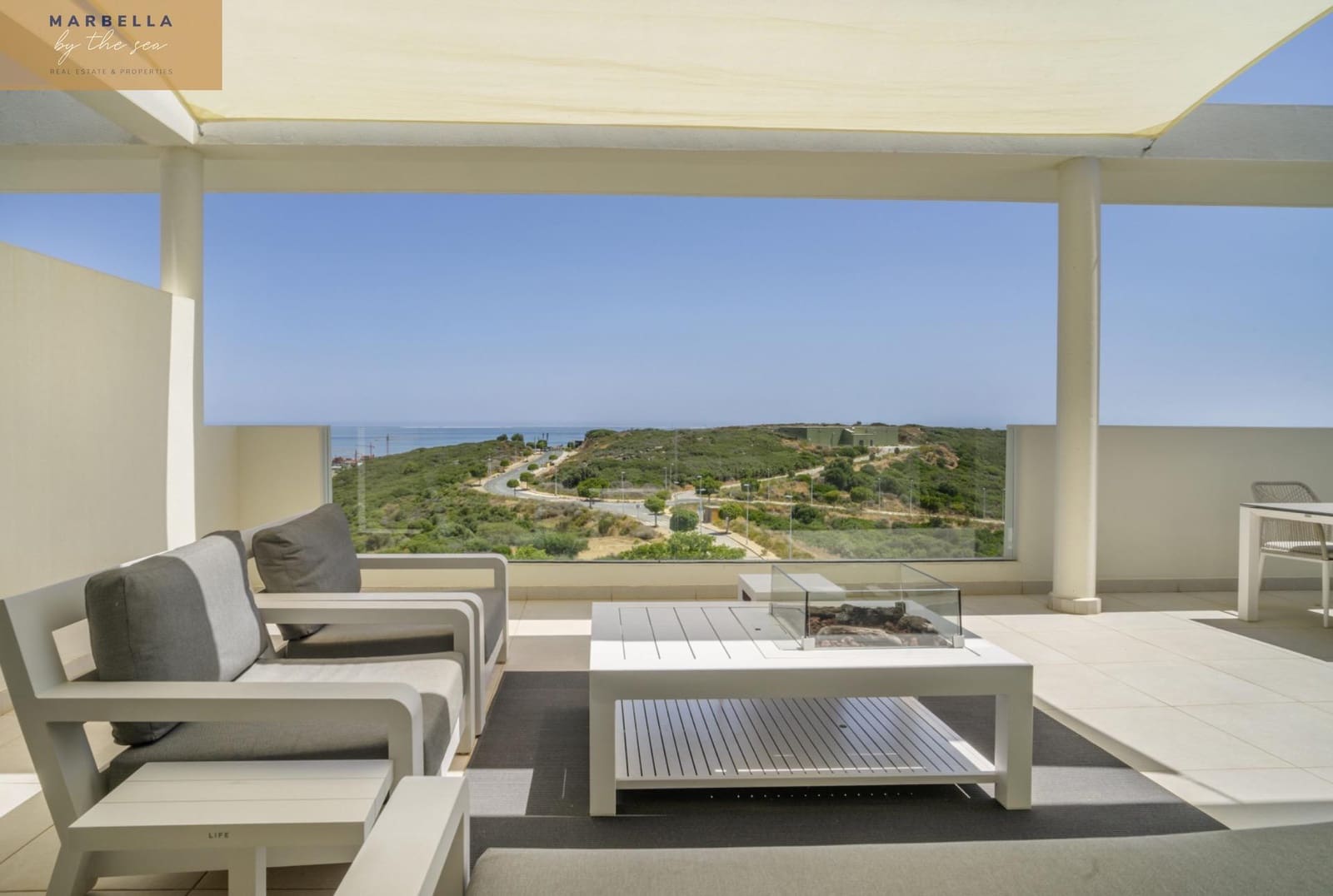 2 bedroom Apartment for sale in Casares with pool garage - € 720,000 (Ref: 9129863)