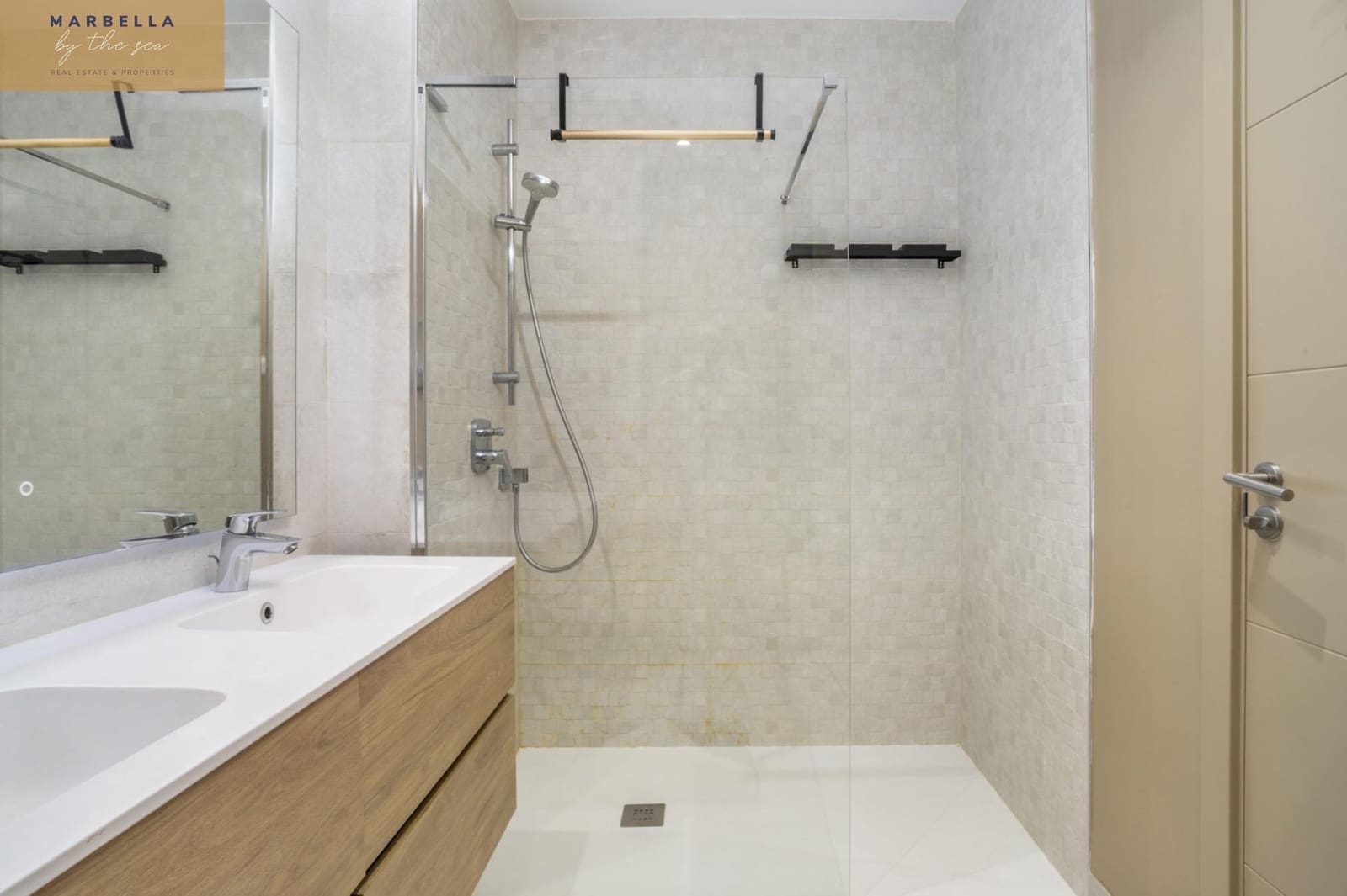 2 bedroom Apartment for sale in Casares with pool garage - € 720,000 (Ref: 9129863)